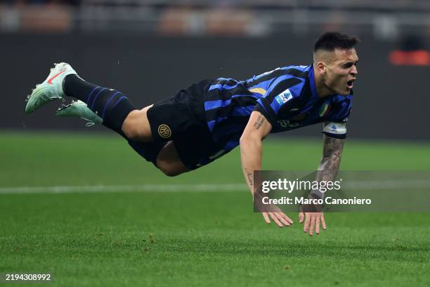 Lautaro Martinez scores for Inter