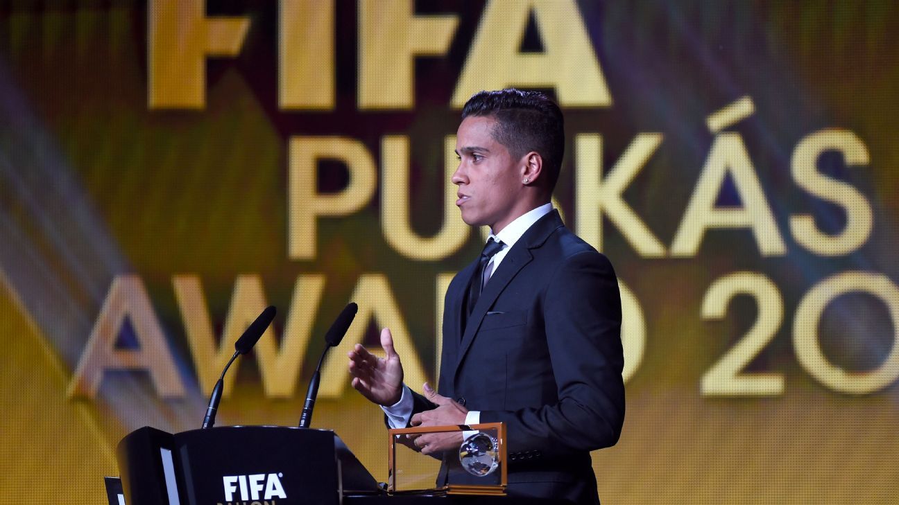 James Rodríguez receiving the Puskás Award (Source: Getty Images)