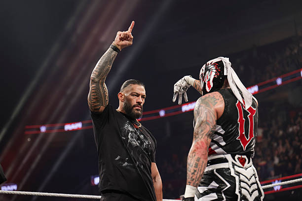 WWE Raw Results: Roman Reigns Defeats Penta in Mexico City
