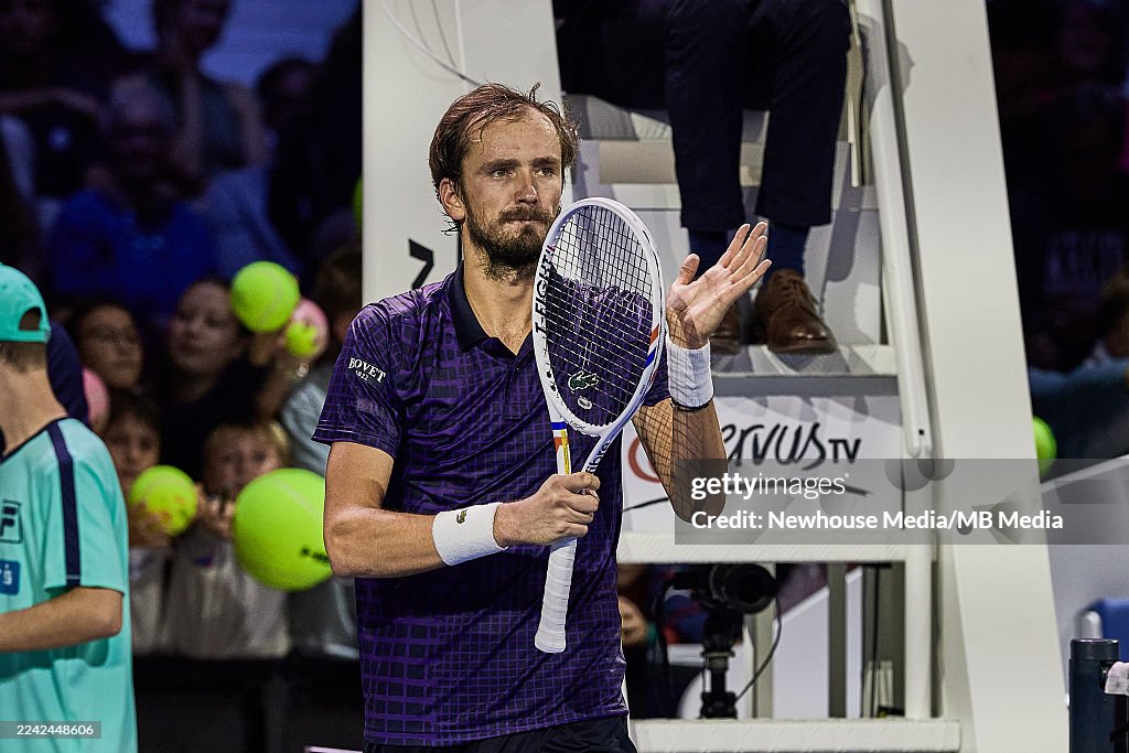 Daniil Medvedev Hits Spectator